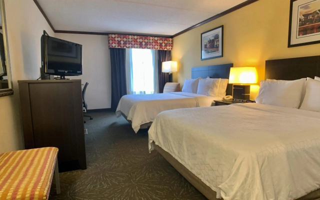 Holiday Inn Express & Suites Charleston - Northwoods by IHG