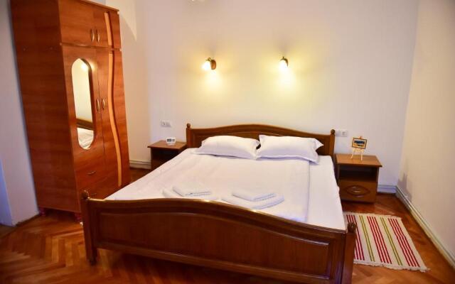 Thalia Apartment