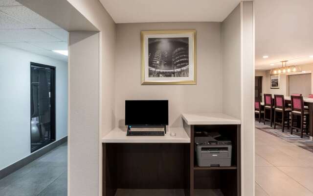 La Quinta Inn & Suites by Wyndham Houston NW Brookhollow
