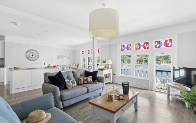 Angel 2 in Dartmouth