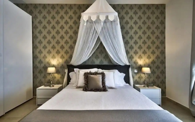 Luxury Apartment With Pool and Terrace, Top Location