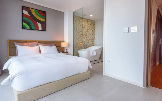 Friemily Pool Villa & Hotel