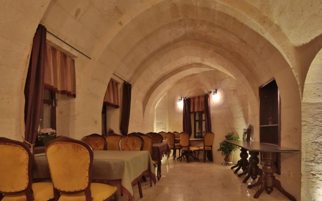 Golden Cave Suites