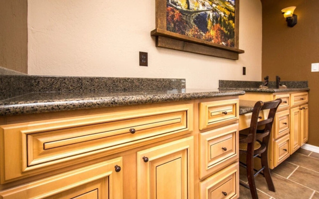 Silver Saddle Mountain Retreat