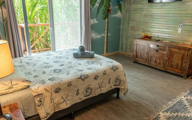 Skully's House - Hotel & Hostel