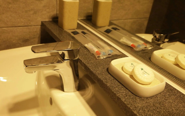 Yihua Hotel