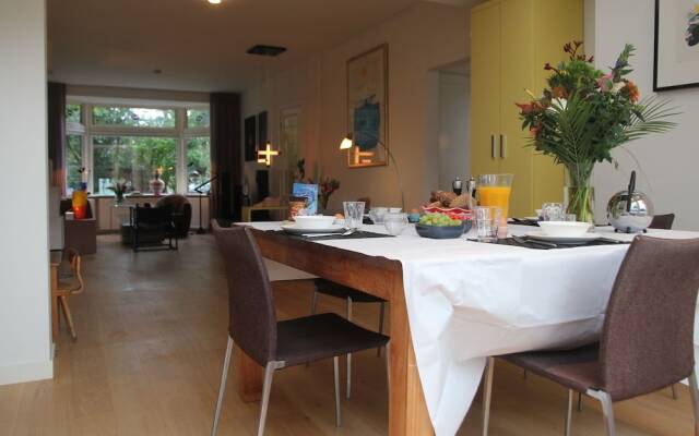 Luxury Holiday Home in Heiloo with Terrace And Garden