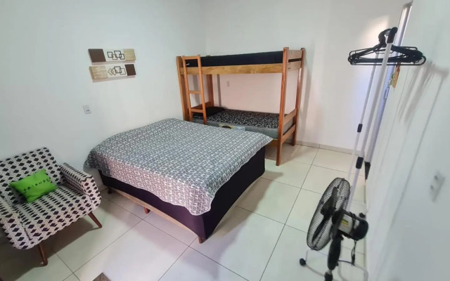 Casa c/ quartos separados + churrasqueira ampla.