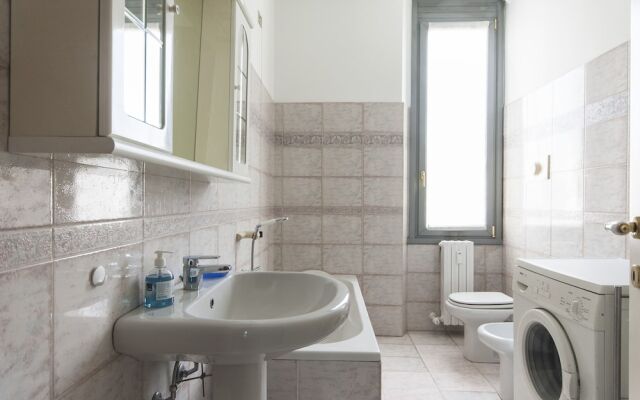 Bright & Cozy Flat near Navigli, Iulm, Tortona