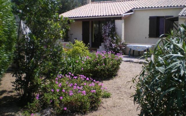 Aux pieds des montagnes