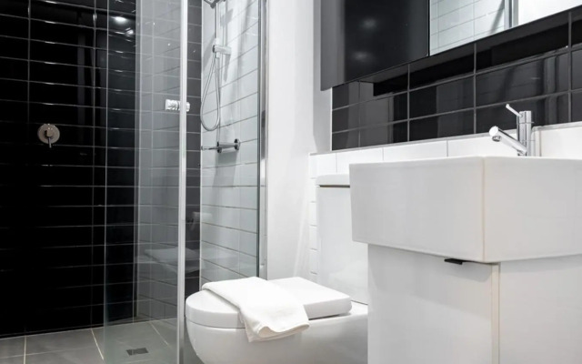 Best view 2BR1BA 40+floor in CBD+ Balcony +wifi