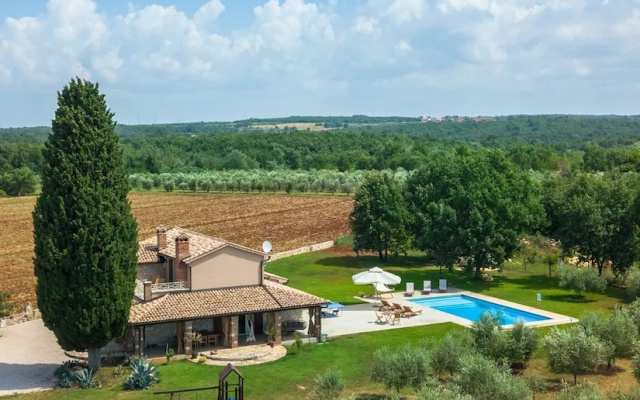 Spacious Country Villa With Private Pool