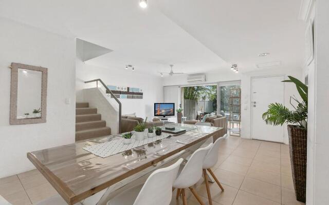 Le Court Villas