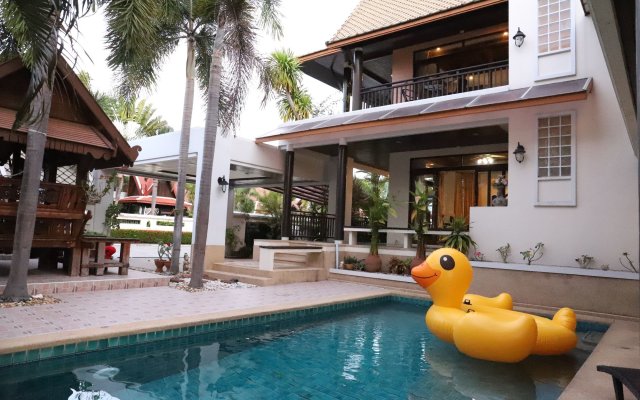 Punnapha Pool Villa  Pattaya