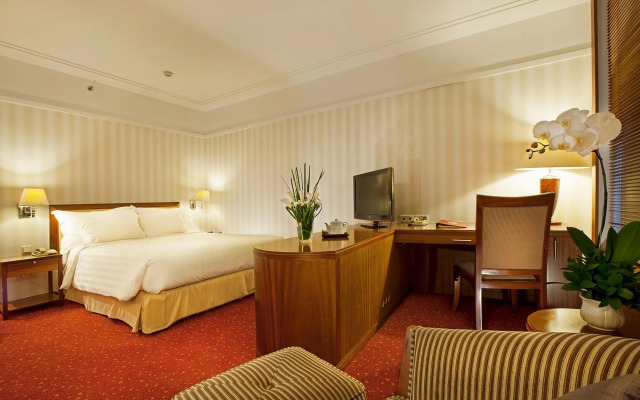 REDTOP Hotel & Convention Center