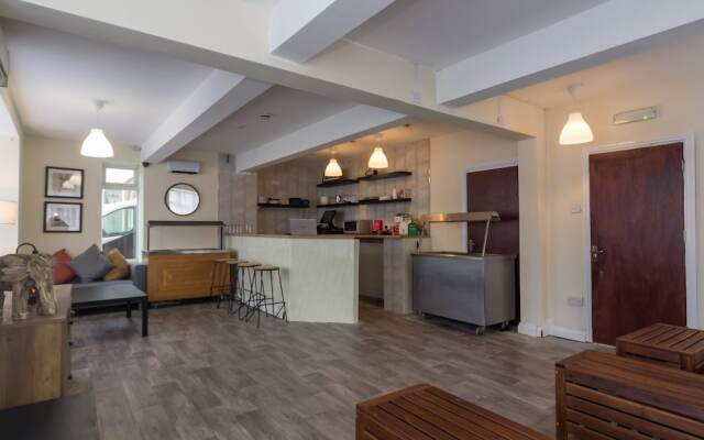 Waves Hotel