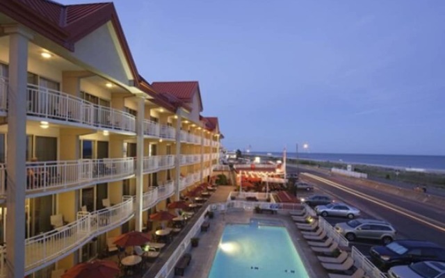 Montreal Beach Resort