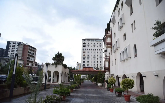 Portemilio Hotel And Resort