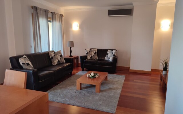 Albufeira Modern 1 With Pool by Homing