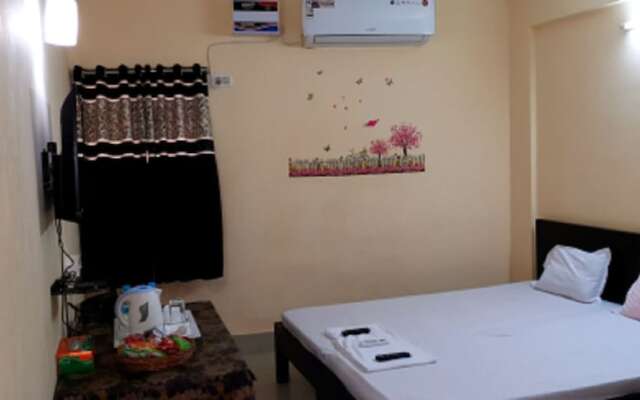 The Salvation Army Red  Shield Guest House - Hostel