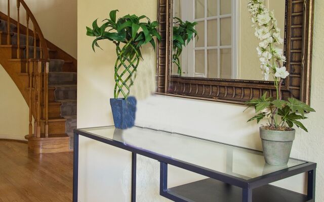 Charlton Suites Guest House
