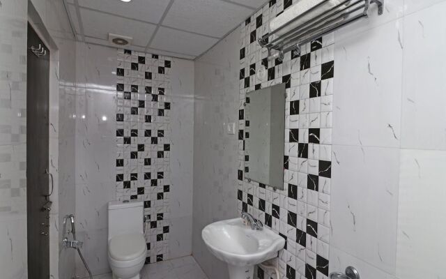 OYO 15169 Hotel Rk Inn