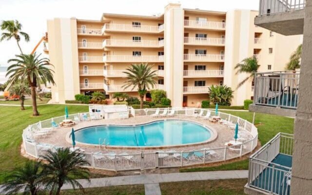 Jamaica Royale - 302 - 2 Br Condo