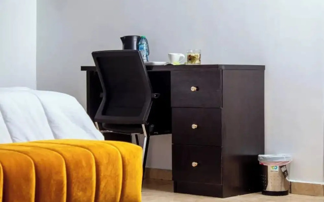 C to C Luxury Hotel and Suites