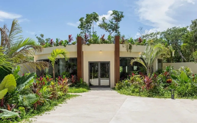 Warm Loft With Incredible Garden View 014 By Sandy Powerful