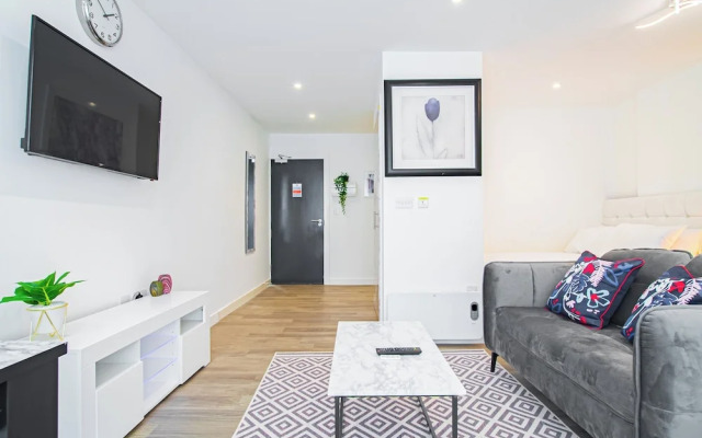 Avo Apartment - Modern Style & Great Location