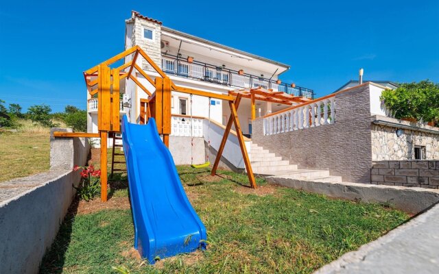 Stunning Home in Rovanjska With 5 Bedrooms, Wifi and Outdoor Swimming Pool