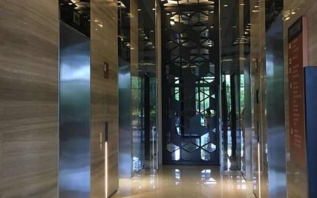 Expressionz Professional Suites by Vincent