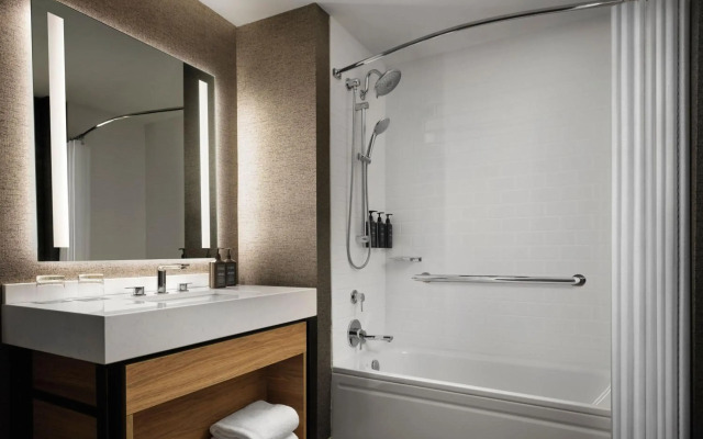 Sheraton Erie Bayfront Hotel