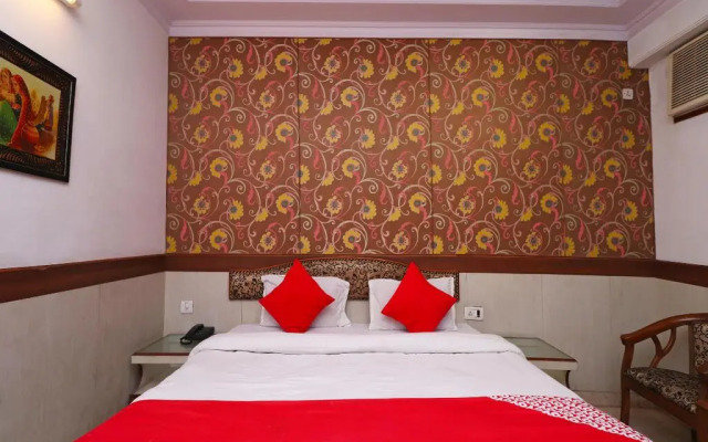 Hotel Solitaire by OYO Rooms