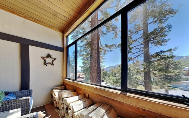 Spacious 2 BR Units at 1849 Condos With Free Pool, Parking & Wifi