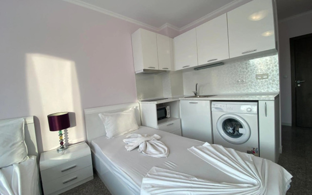 Private Cozy Studio Admiral Plaza C43