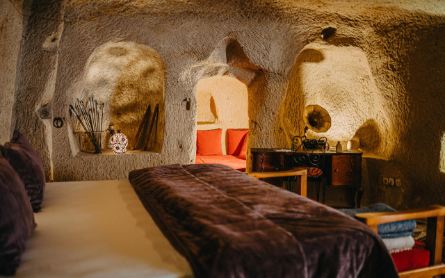 Helios Cave Hotel