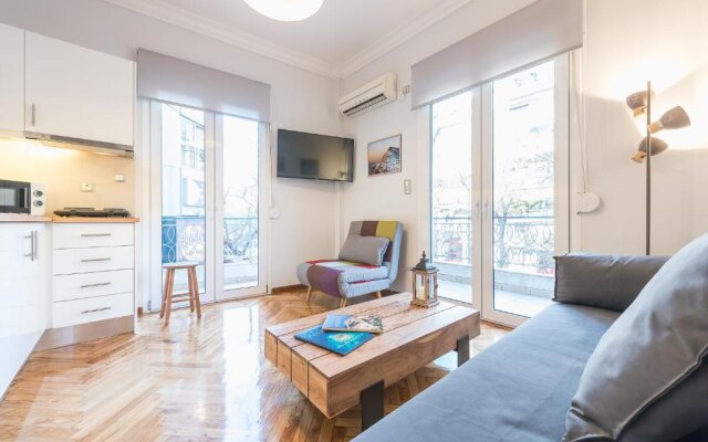 "adelos Central City Apartment Acharnon In Athens"