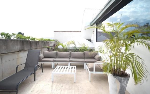 AmazINN Places Rooftop and Jacuzzi IV