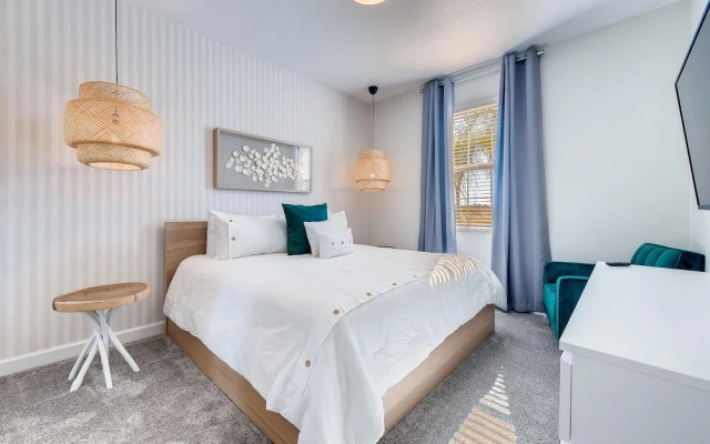 8801 IC 8BR Dream Retreat: Luxury Villa