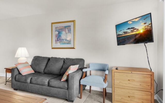 Regency Towers 405 West