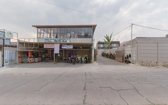 RedDoorz near Universitas Advent Indonesia