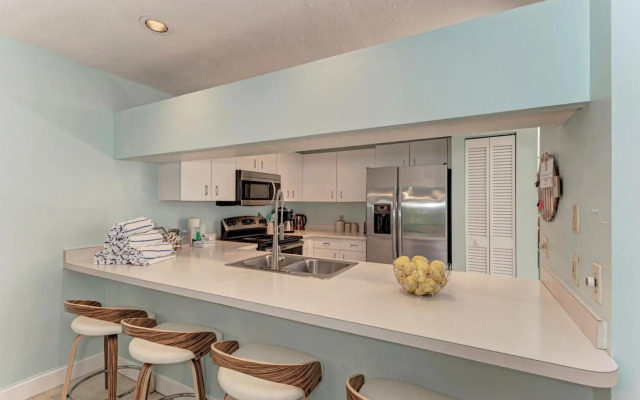 Island Serenity - 6250 Holmes #54