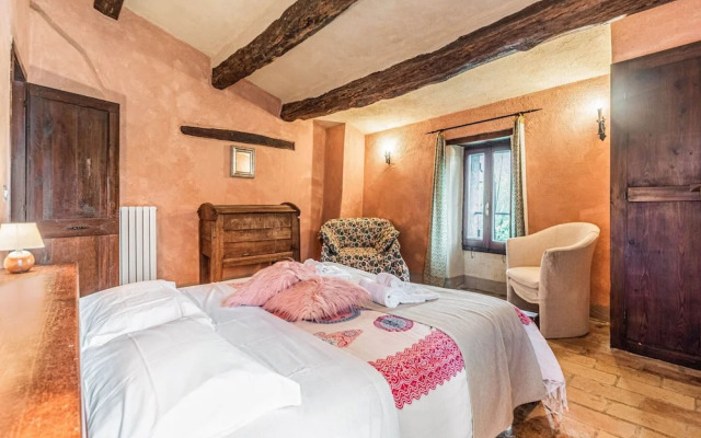 Captivating Apartment in Assisi With Swimming Pool