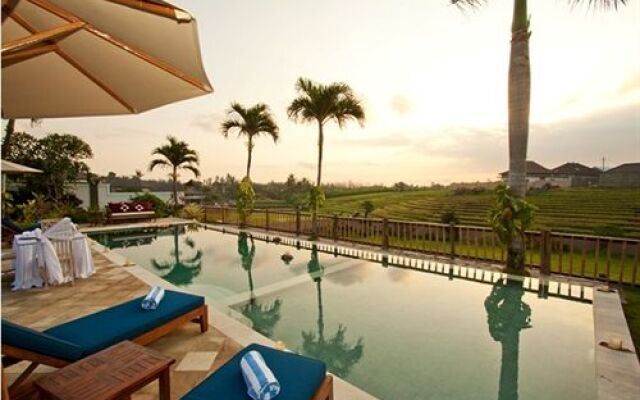 The Junno Villa