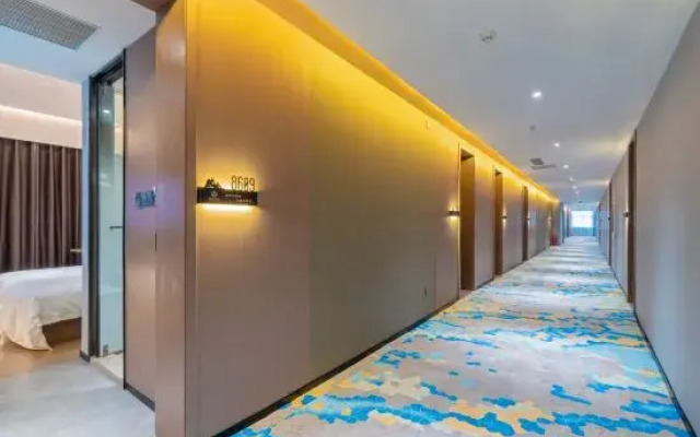 Yunjing Hotel (Luohe Shabei Dennis Convention and Exhibition Center)