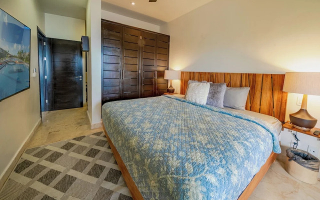 Beachfront 3 BR - At El Faro Surf 405