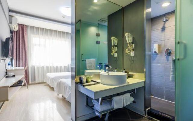 Super 8 Hotel (Lanzhou Dongfanghong Metro Station)