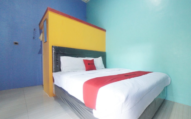 RedDoorz Syariah near Mall Roxy Banyuwangi 2 – Guest Rooms – Banyuwangi