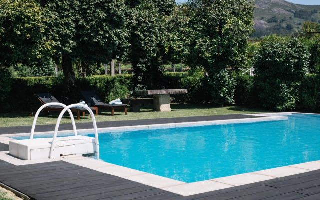 Linden Tree House A and B